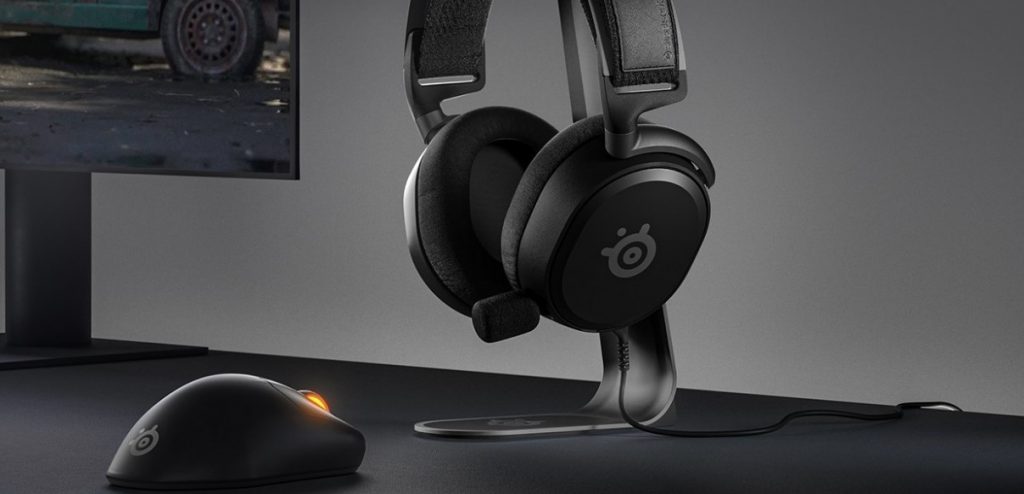 SteelSeries headset and mouse