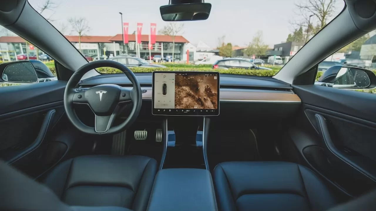 Tesla black screen jpg