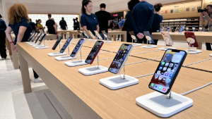 Why Apple May Shift to a Subscription Model For Both Hardware AND Software